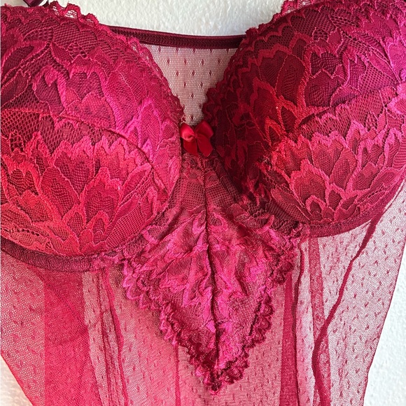 Elegant Lace Babydoll Lingerie in Red - Picture 2 of 5